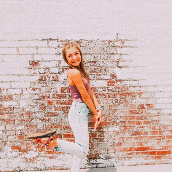 Meet your Posher, Yohnah - Picture 1 of 1